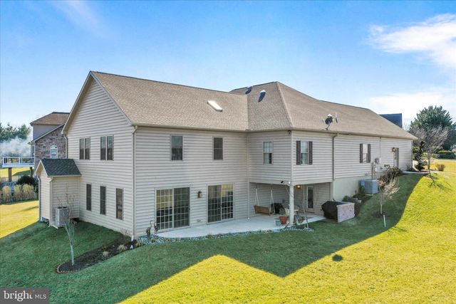 1464 HIGHFIELD COURT, Chambersburg, PA 17202