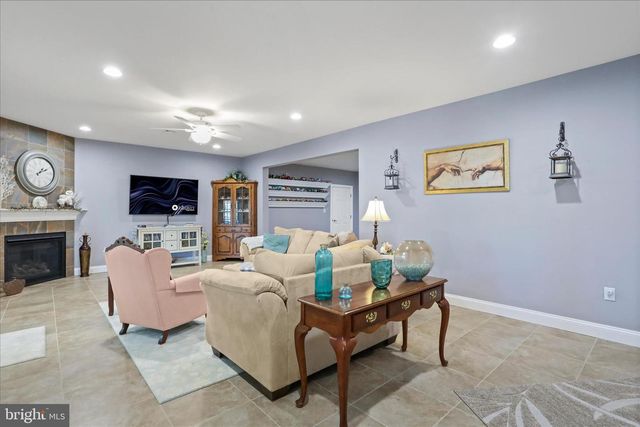 1464 HIGHFIELD COURT, Chambersburg, PA 17202