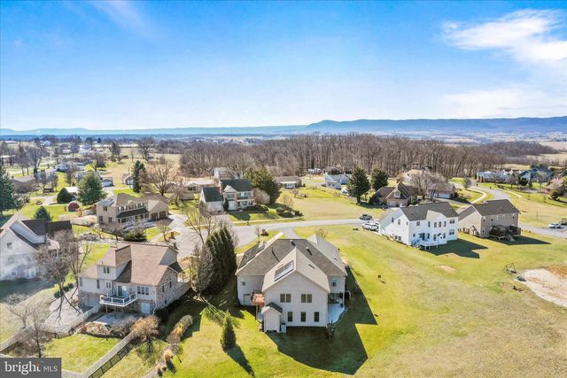 1464 HIGHFIELD COURT, Chambersburg, PA 17202