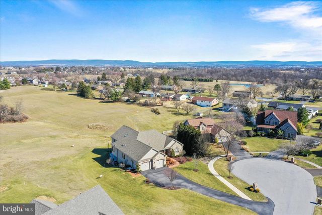 1464 HIGHFIELD COURT, Chambersburg, PA 17202