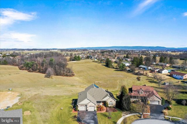 1464 HIGHFIELD COURT, Chambersburg, PA 17202