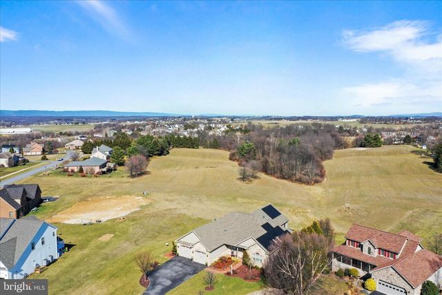 1464 HIGHFIELD COURT, Chambersburg, PA 17202