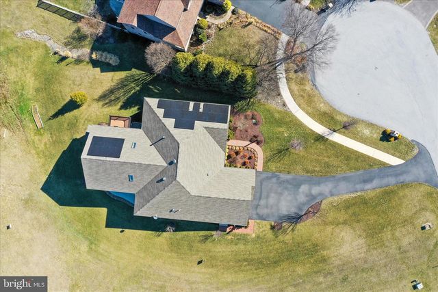 1464 HIGHFIELD COURT, Chambersburg, PA 17202