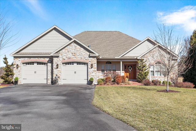 1464 HIGHFIELD COURT, Chambersburg, PA 17202