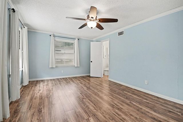 5013 Live Oak Drive, Texas City, TX 77591