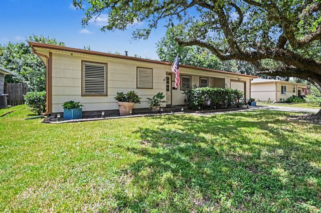 5013 Live Oak Drive, Texas City, TX 77591