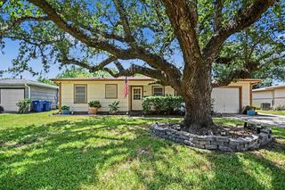 5013 Live Oak Drive, Texas City, TX 77591