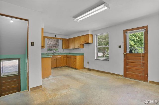 300 N Belt E, Swansea, IL 62226