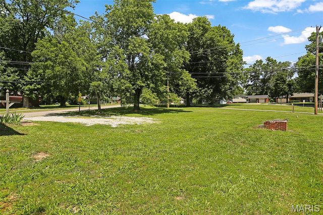 300 N Belt E, Swansea, IL 62226