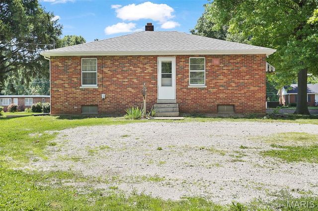300 N Belt E, Swansea, IL 62226