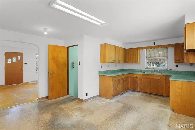 300 N Belt E, Swansea, IL 62226