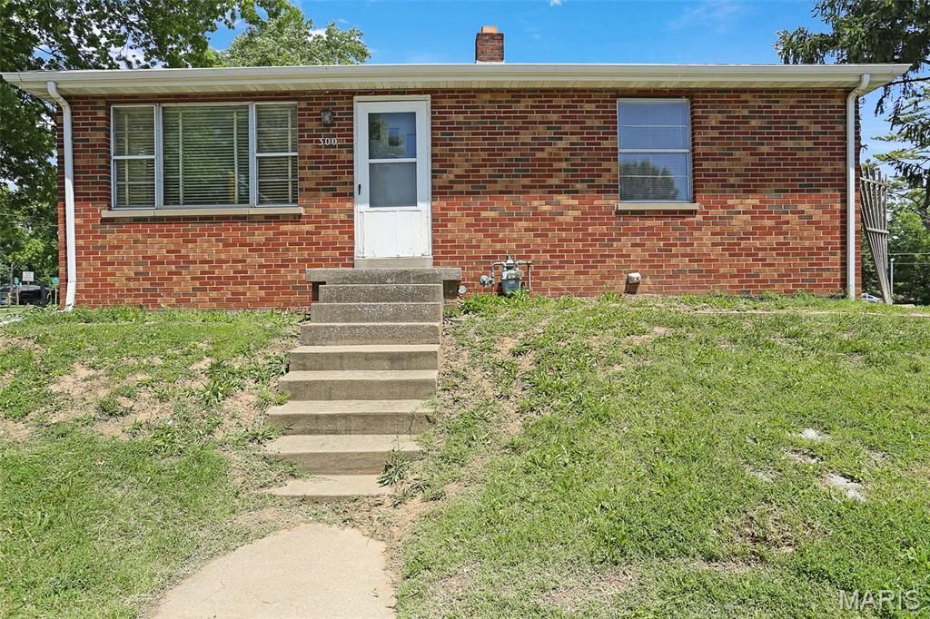 300 N Belt E, Swansea, IL 62226