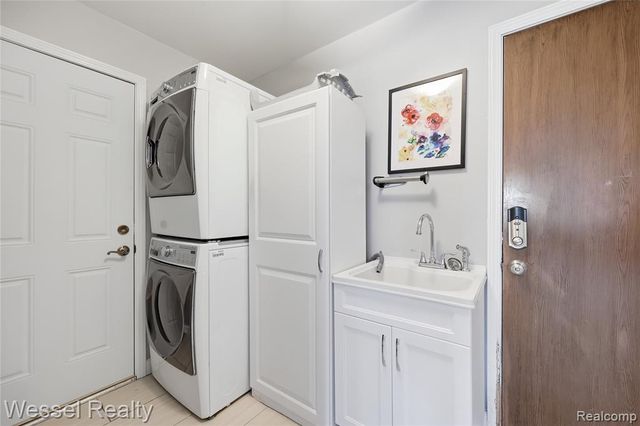 47400 Sanborn Drive, Macomb, MI 48044
