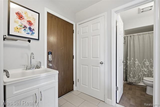47400 Sanborn Drive, Macomb, MI 48044