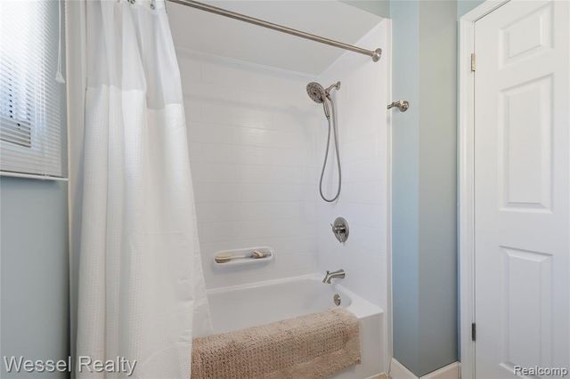 47400 Sanborn Drive, Macomb, MI 48044