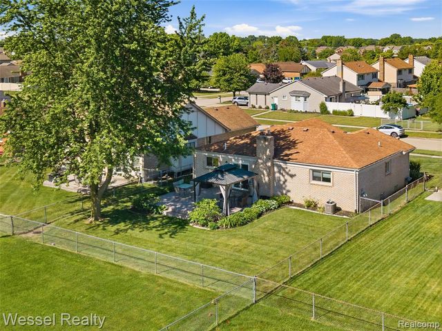47400 Sanborn Drive, Macomb, MI 48044