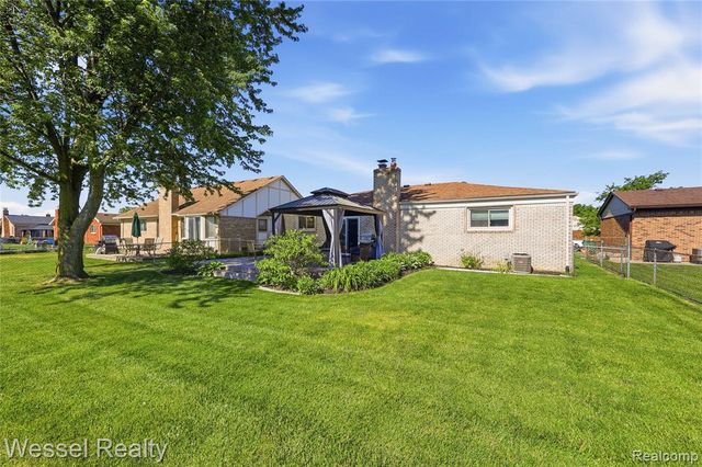 47400 Sanborn Drive, Macomb, MI 48044