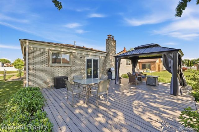 47400 Sanborn Drive, Macomb, MI 48044