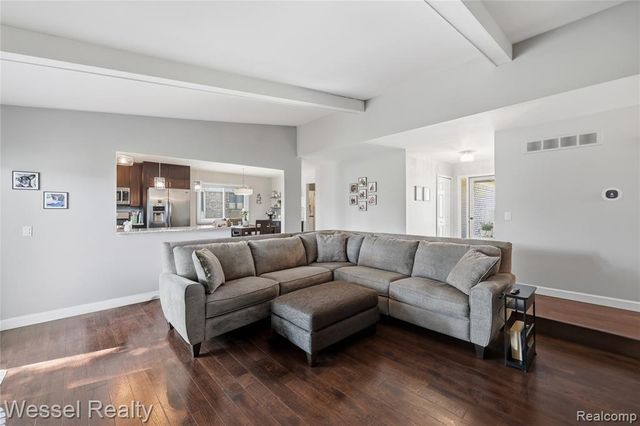 47400 Sanborn Drive, Macomb, MI 48044
