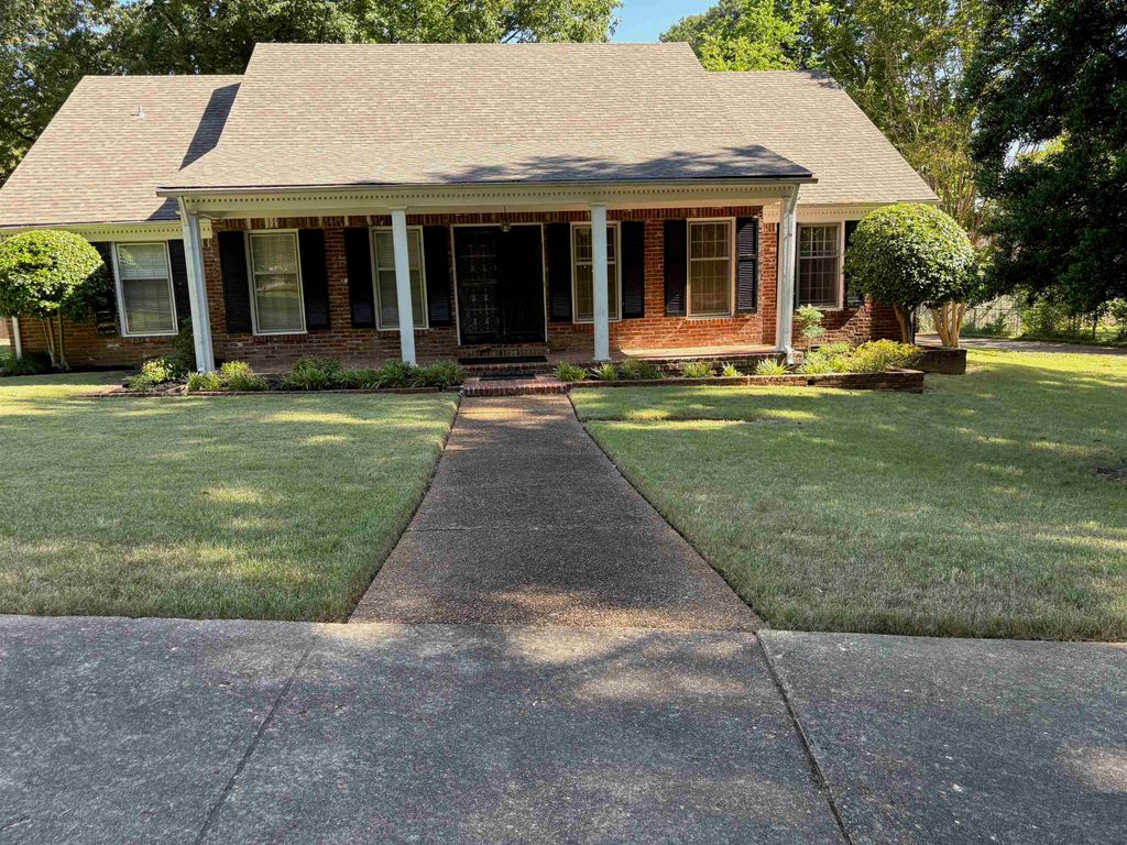 5710 WOODBRIAR CV, Memphis, TN 38120