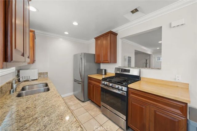 2580 Westminster Avenue, Costa Mesa, CA 92627