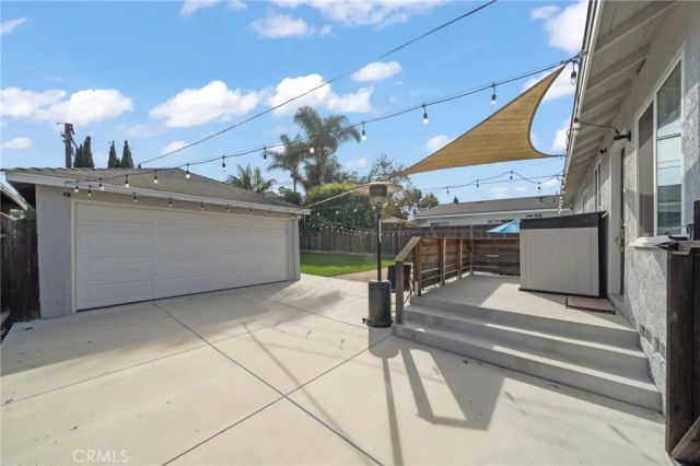 2580 Westminster Avenue, Costa Mesa, CA 92627
