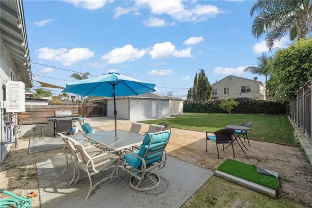 2580 Westminster Avenue, Costa Mesa, CA 92627