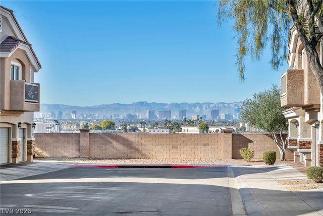 6414 Za Zu Pitts Avenue 101, Las Vegas, NV 89122