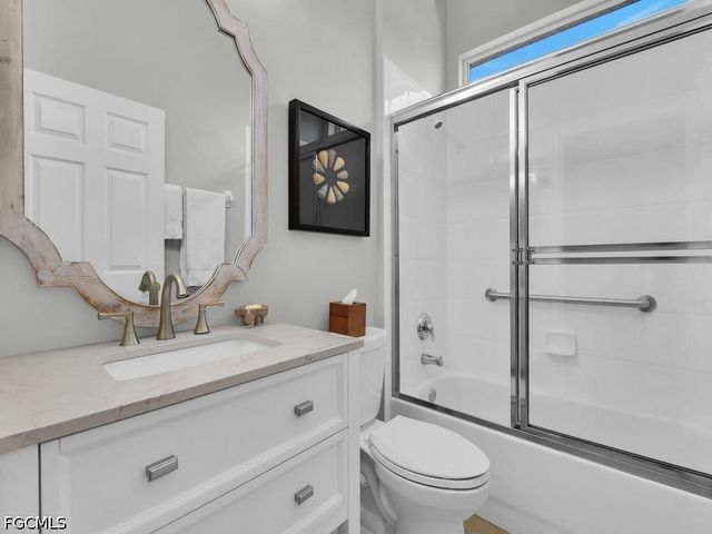 12090 Hidden Links DR, Fort Myers, FL 33913