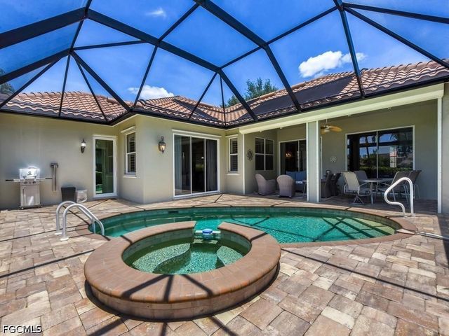 12090 Hidden Links DR, Fort Myers, FL 33913