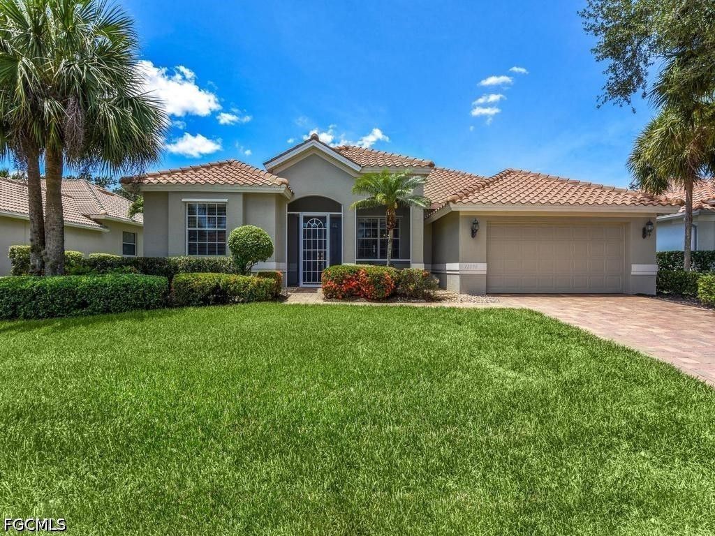 12090 Hidden Links DR, Fort Myers, FL 33913