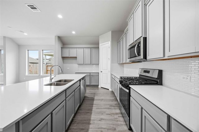 2713 Mackinac Bay Drive, La Marque, TX 77568