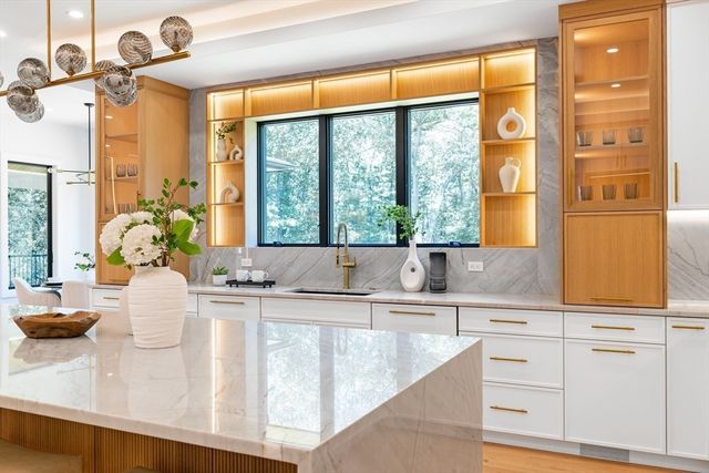 25 High Street 25, Newton, MA 02461