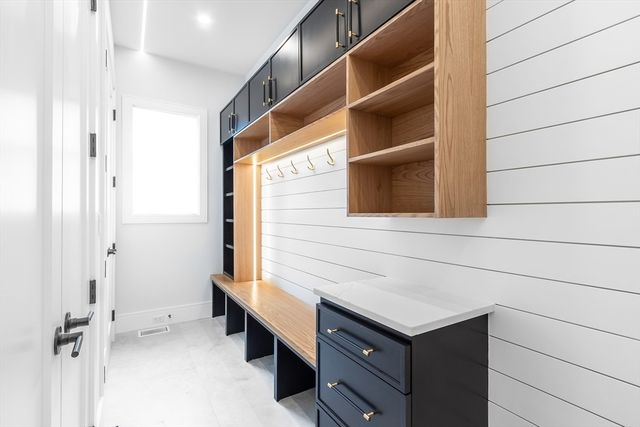 25 High Street 25, Newton, MA 02461