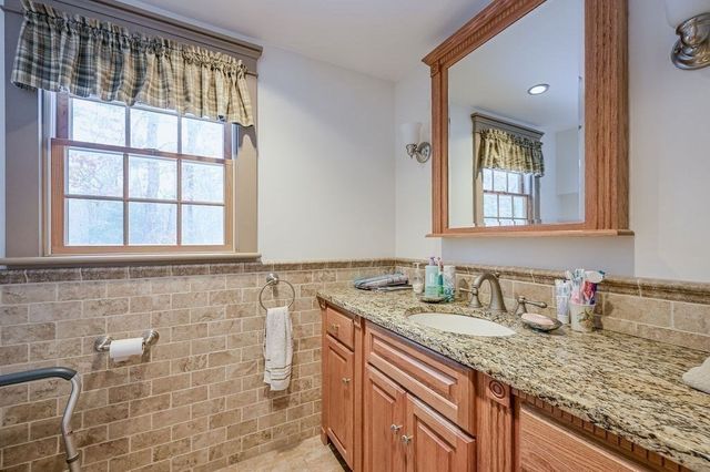 119 White Oak Run, Dartmouth, MA 02747