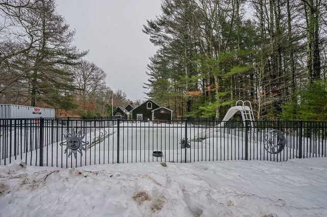 119 White Oak Run, Dartmouth, MA 02747