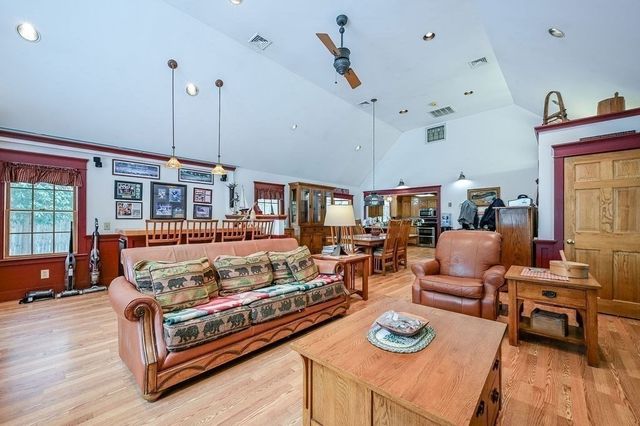 119 White Oak Run, Dartmouth, MA 02747