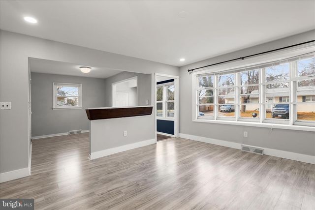 517 WINTERS LN, Baltimore, MD 21228