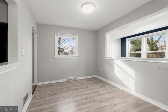 517 WINTERS LN, Baltimore, MD 21228