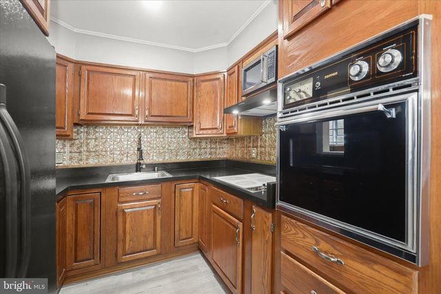 517 WINTERS LN, Baltimore, MD 21228