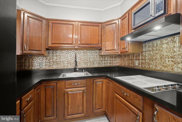 517 WINTERS LN, Baltimore, MD 21228