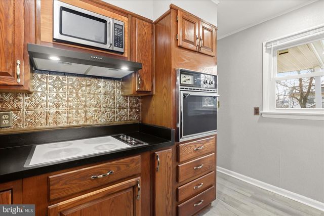 517 WINTERS LN, Baltimore, MD 21228