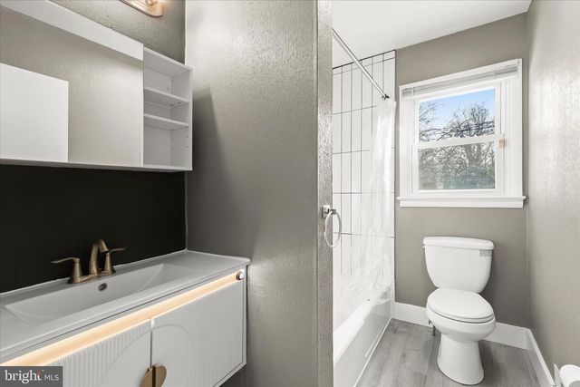 517 WINTERS LN, Baltimore, MD 21228