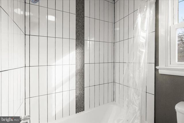 517 WINTERS LN, Baltimore, MD 21228