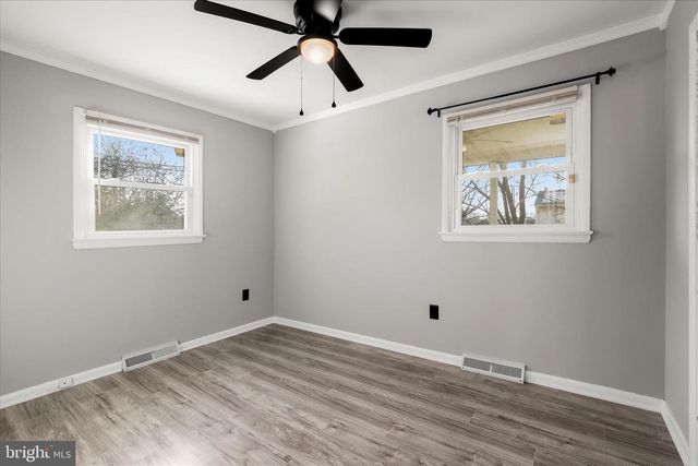 517 WINTERS LN, Baltimore, MD 21228