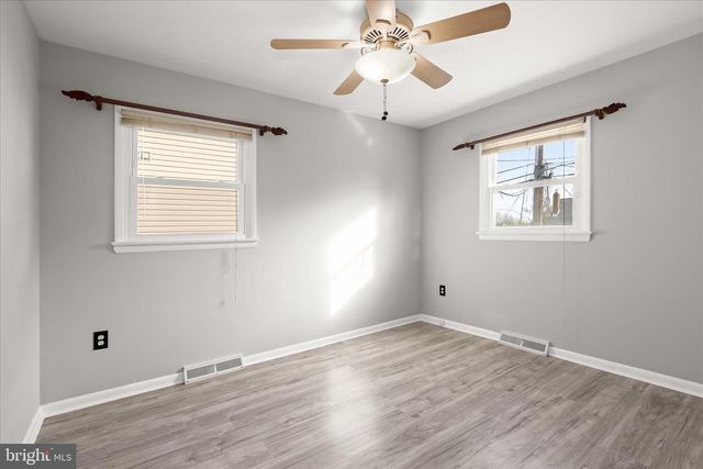 517 WINTERS LN, Baltimore, MD 21228