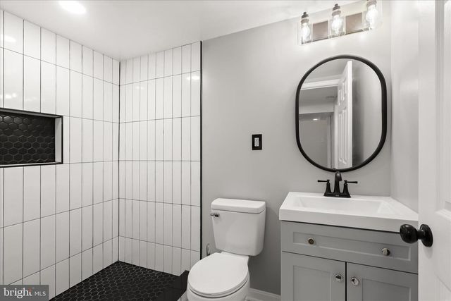 517 WINTERS LN, Baltimore, MD 21228