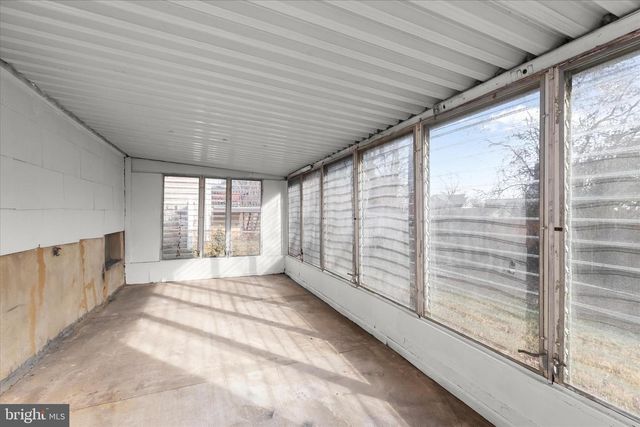 517 WINTERS LN, Baltimore, MD 21228