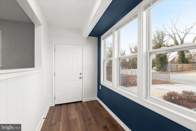 517 WINTERS LN, Baltimore, MD 21228