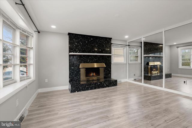 517 WINTERS LN, Baltimore, MD 21228